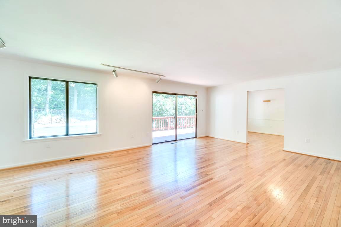 PEACOCK STATION - Residential Lease