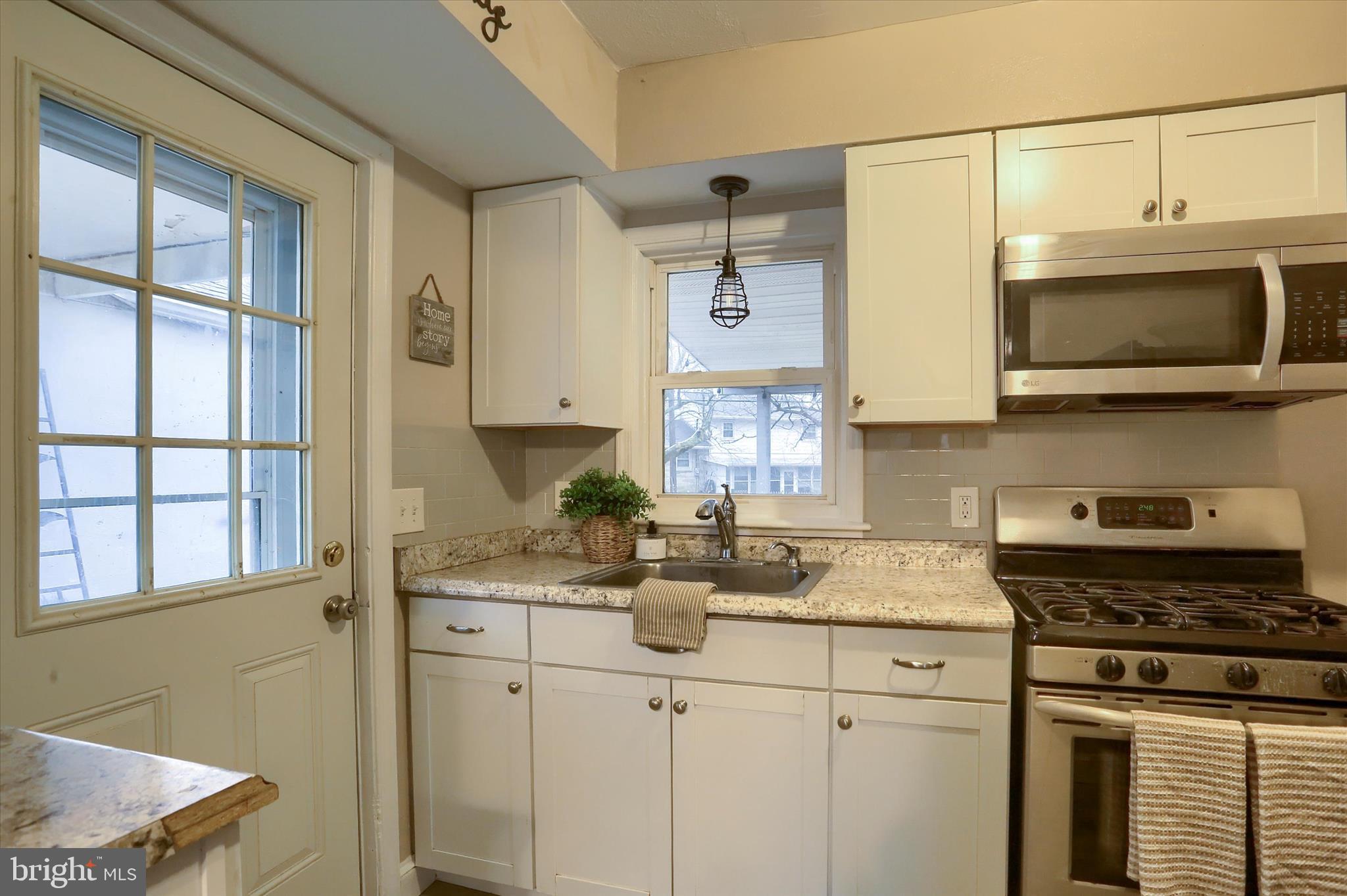 HIGHLAND VILLAGE - Residential