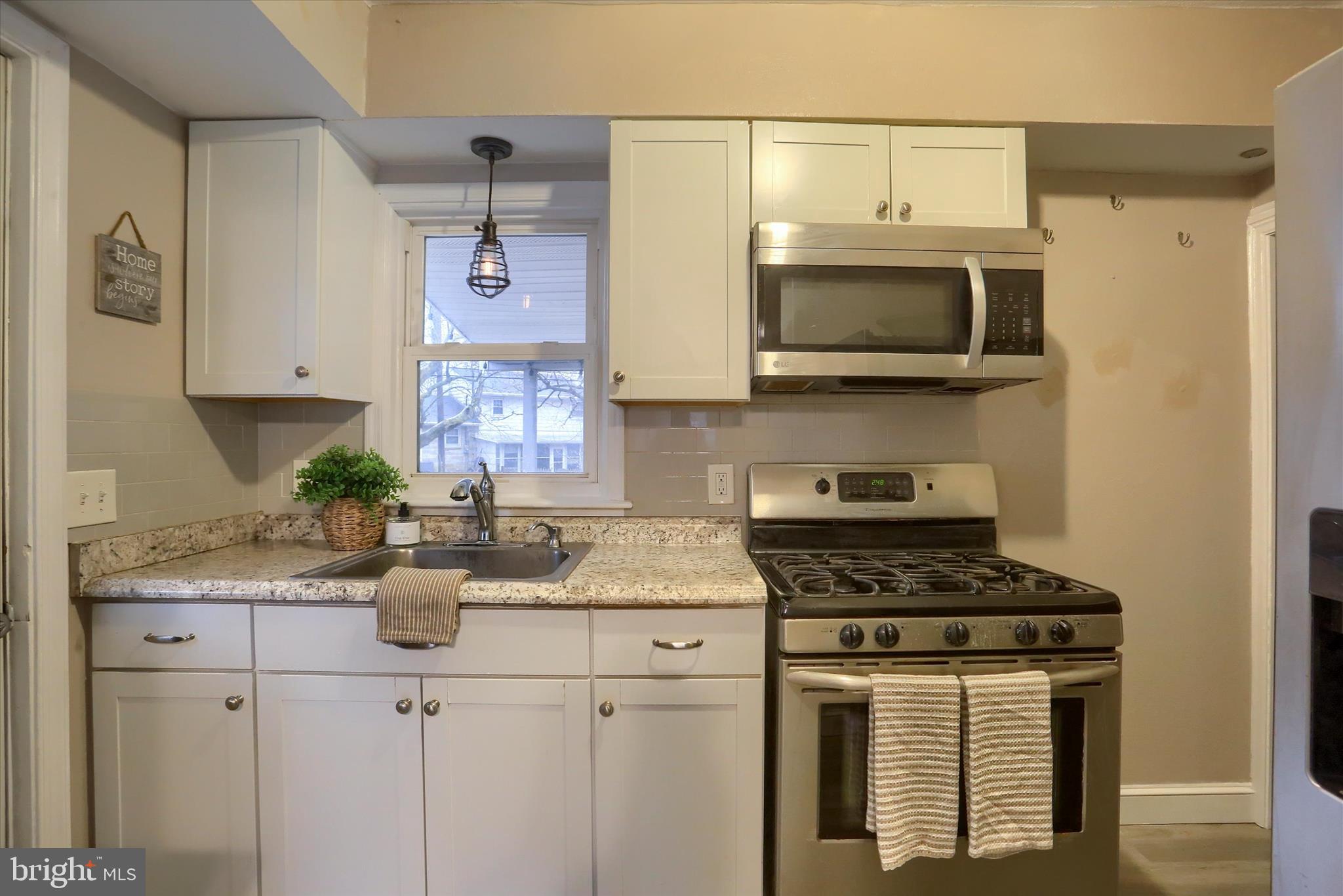 HIGHLAND VILLAGE - Residential