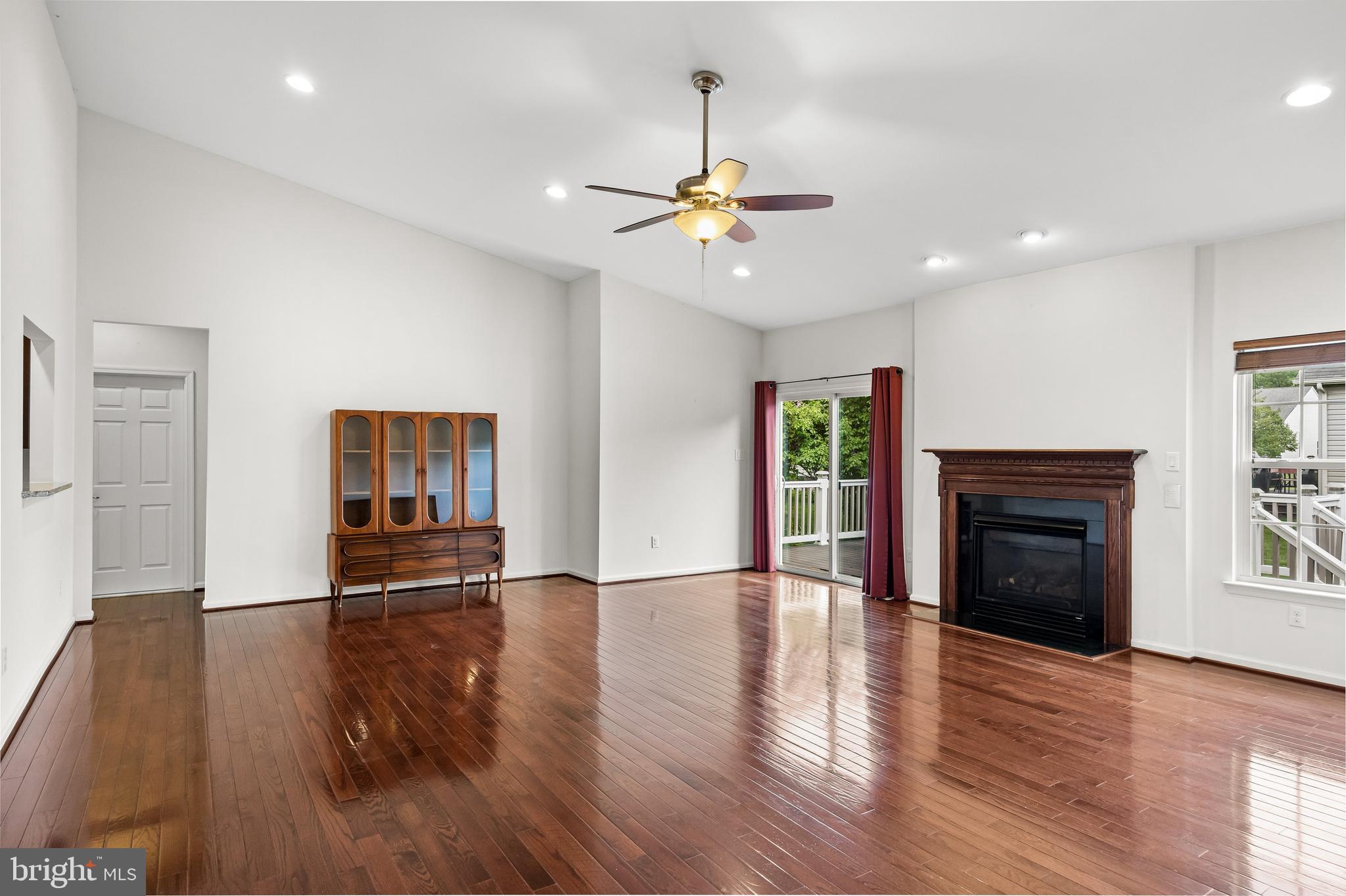 29 APPLEGATE DRIVE