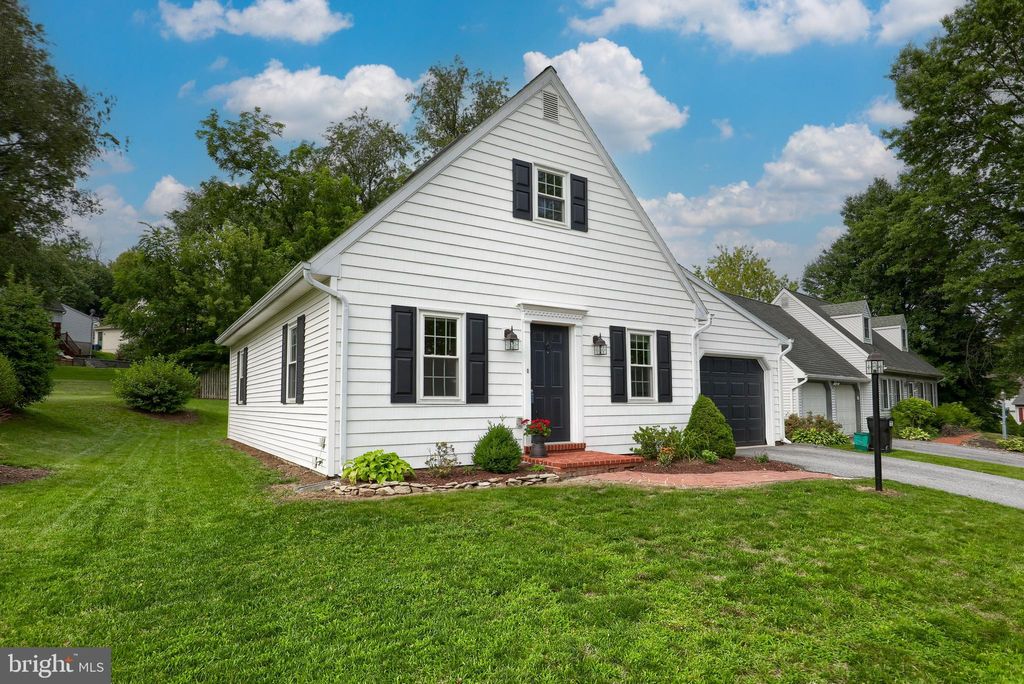 Photo of 203 YORKSHIRE WAY, MOUNTVILLE, PA 17554 (MLS # PALA2038720)