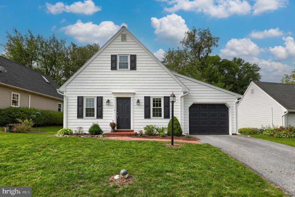 Photo of 203 YORKSHIRE WAY, MOUNTVILLE, PA 17554 (MLS # PALA2038720)