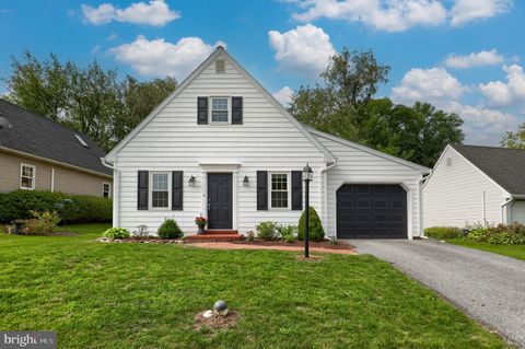 Photo of 203 YORKSHIRE WAY, MOUNTVILLE, PA 17554 (MLS # PALA2038720)