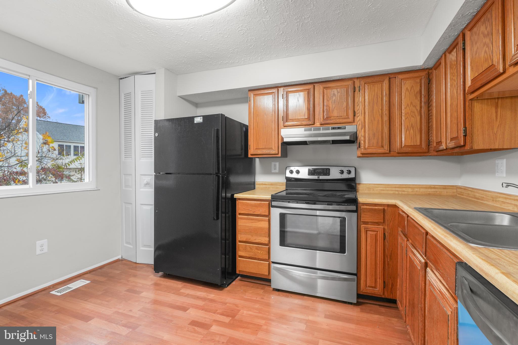 TWELVE TREES - Residential Lease