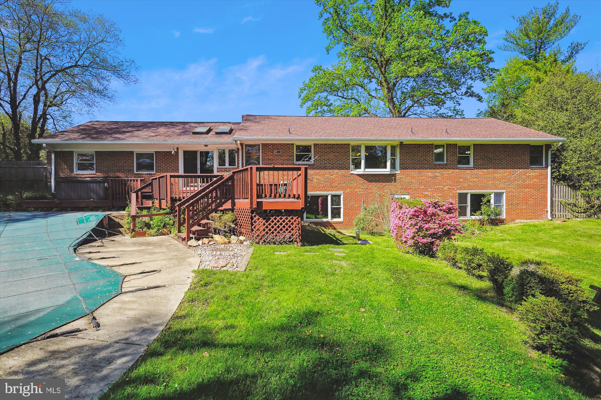 QUAINT ACRES - Residential