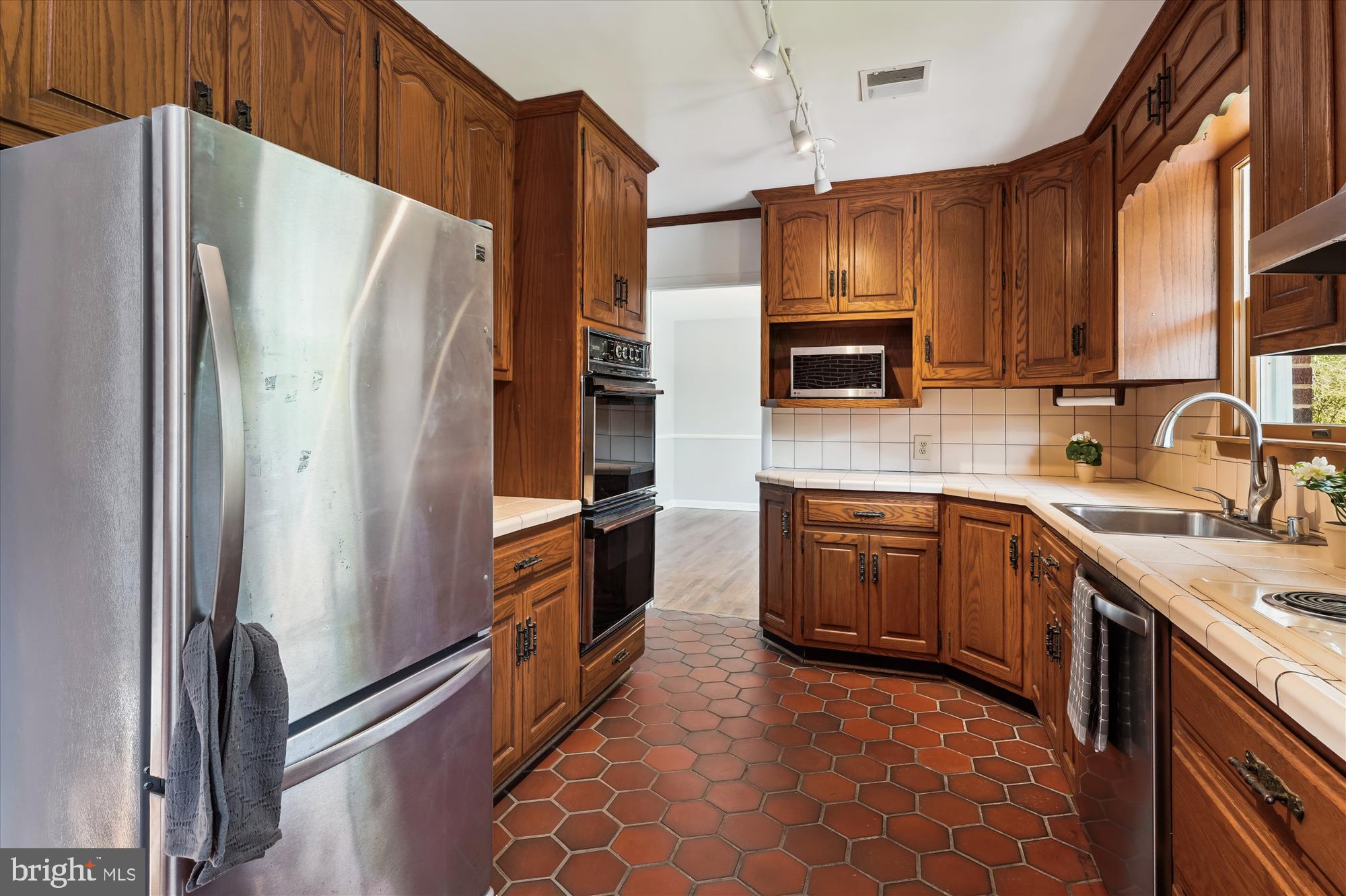 QUAINT ACRES - Residential