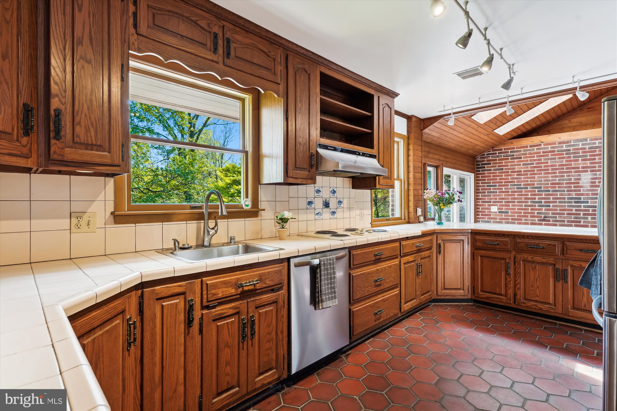 QUAINT ACRES - Residential