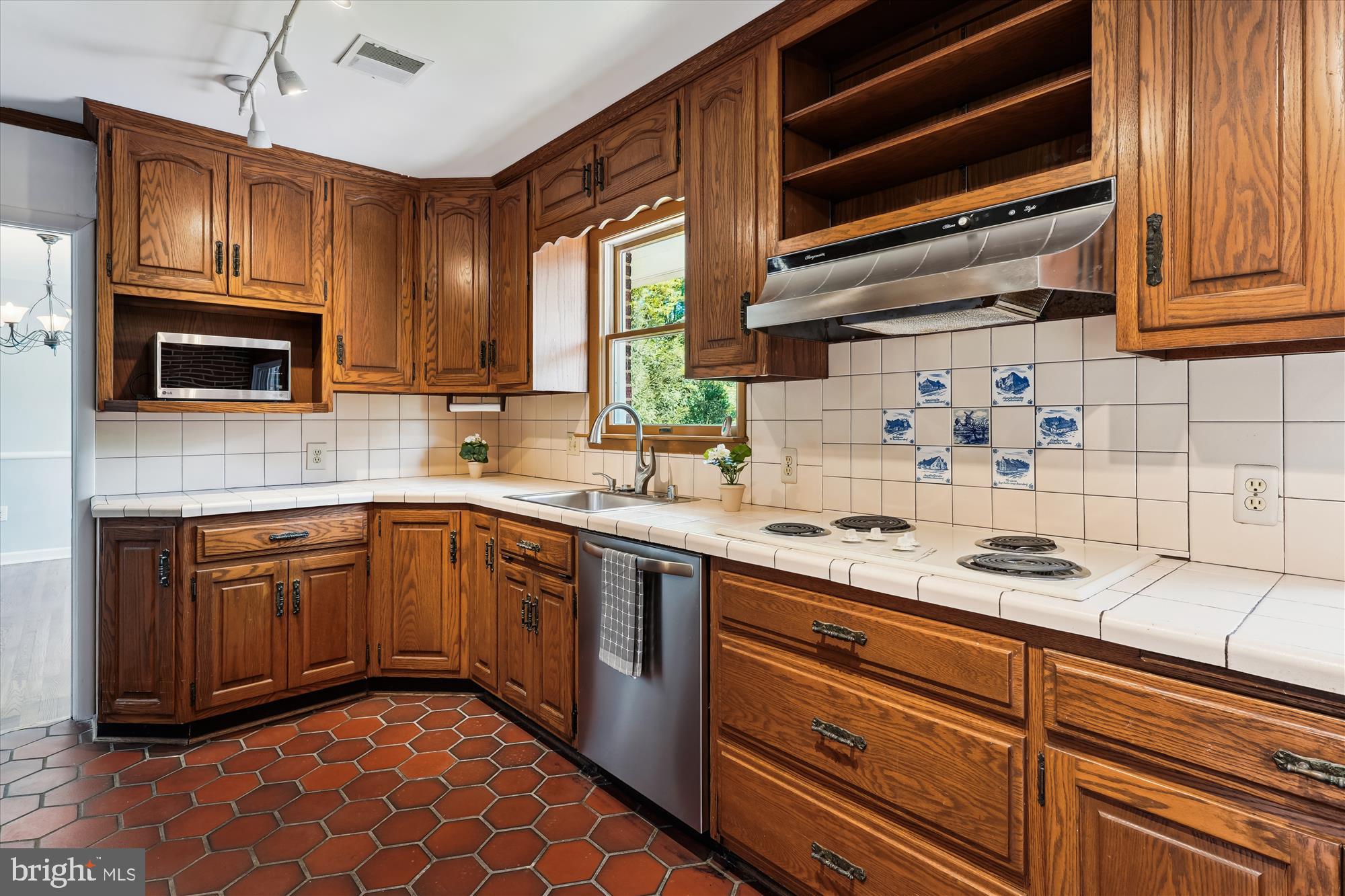 QUAINT ACRES - Residential