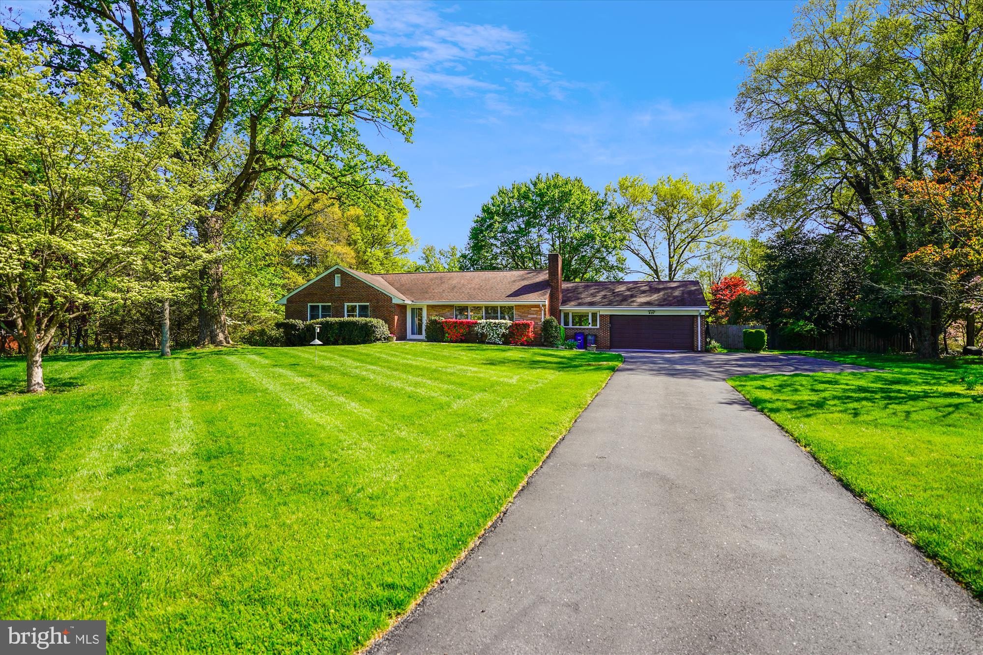 407 QUAINT ACRES DRIVE