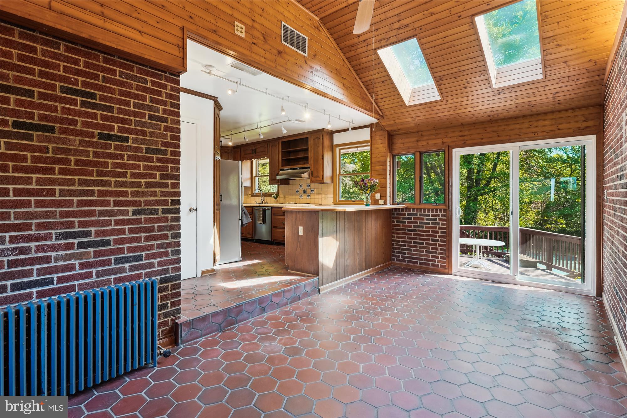 QUAINT ACRES - Residential