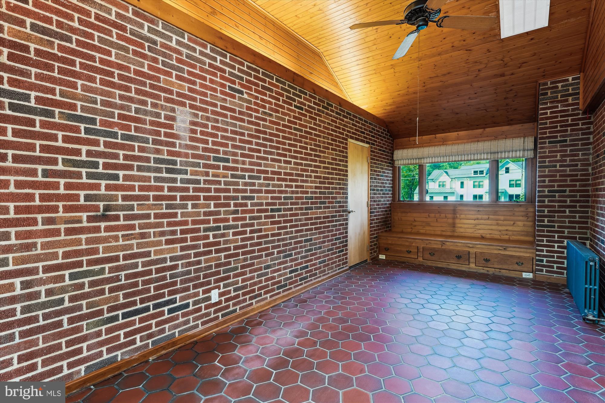 QUAINT ACRES - Residential