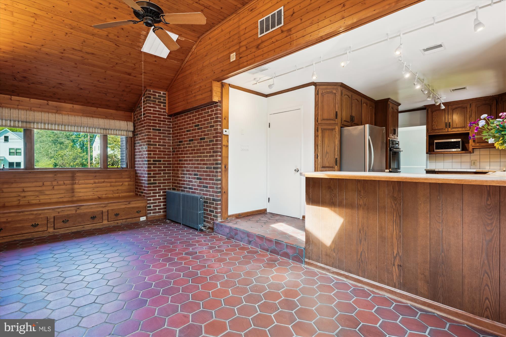 QUAINT ACRES - Residential