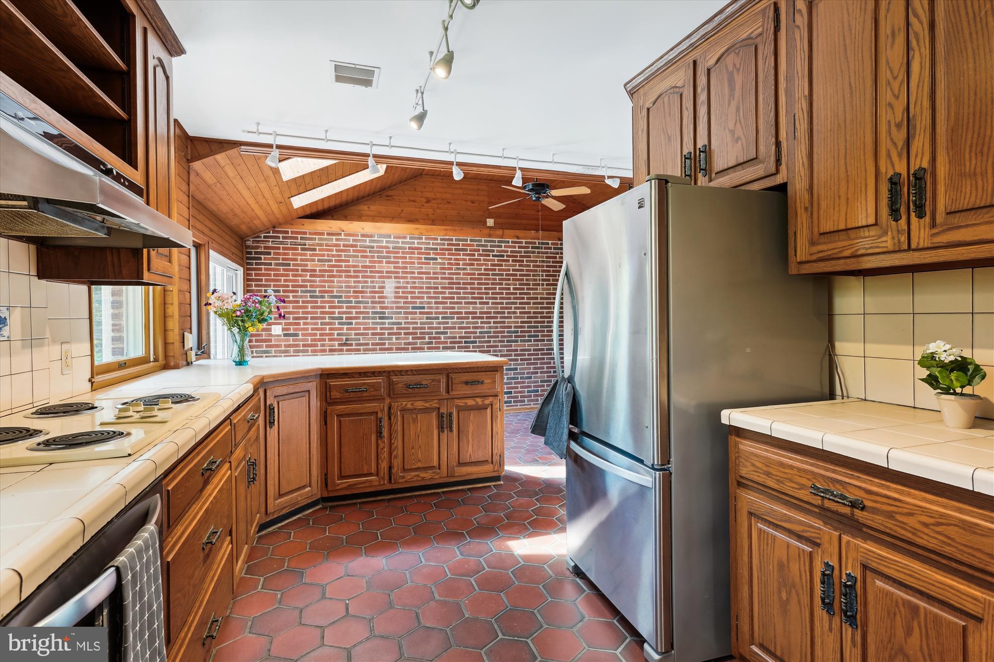 QUAINT ACRES - Residential