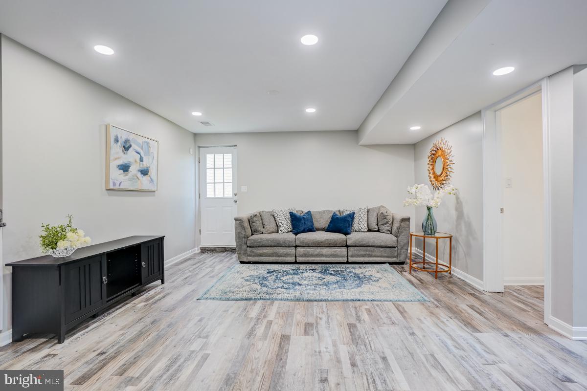 HUNTERS RIDGE - Residential