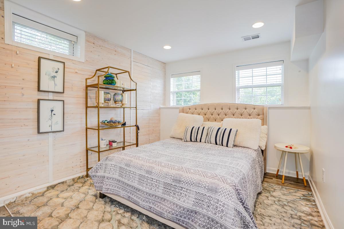 HUNTERS RIDGE - Residential