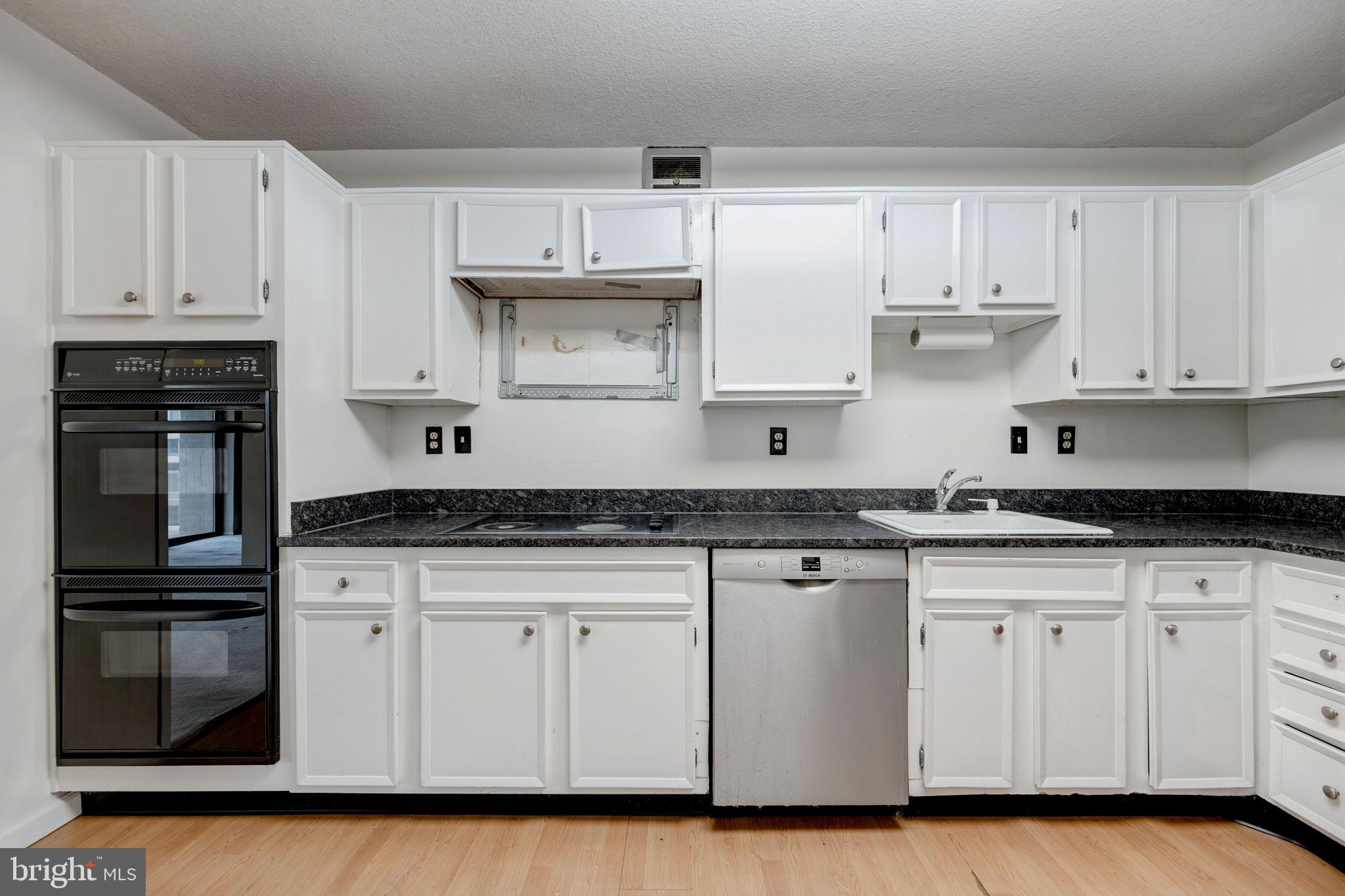 307 YOAKUM PARKWAY 512
