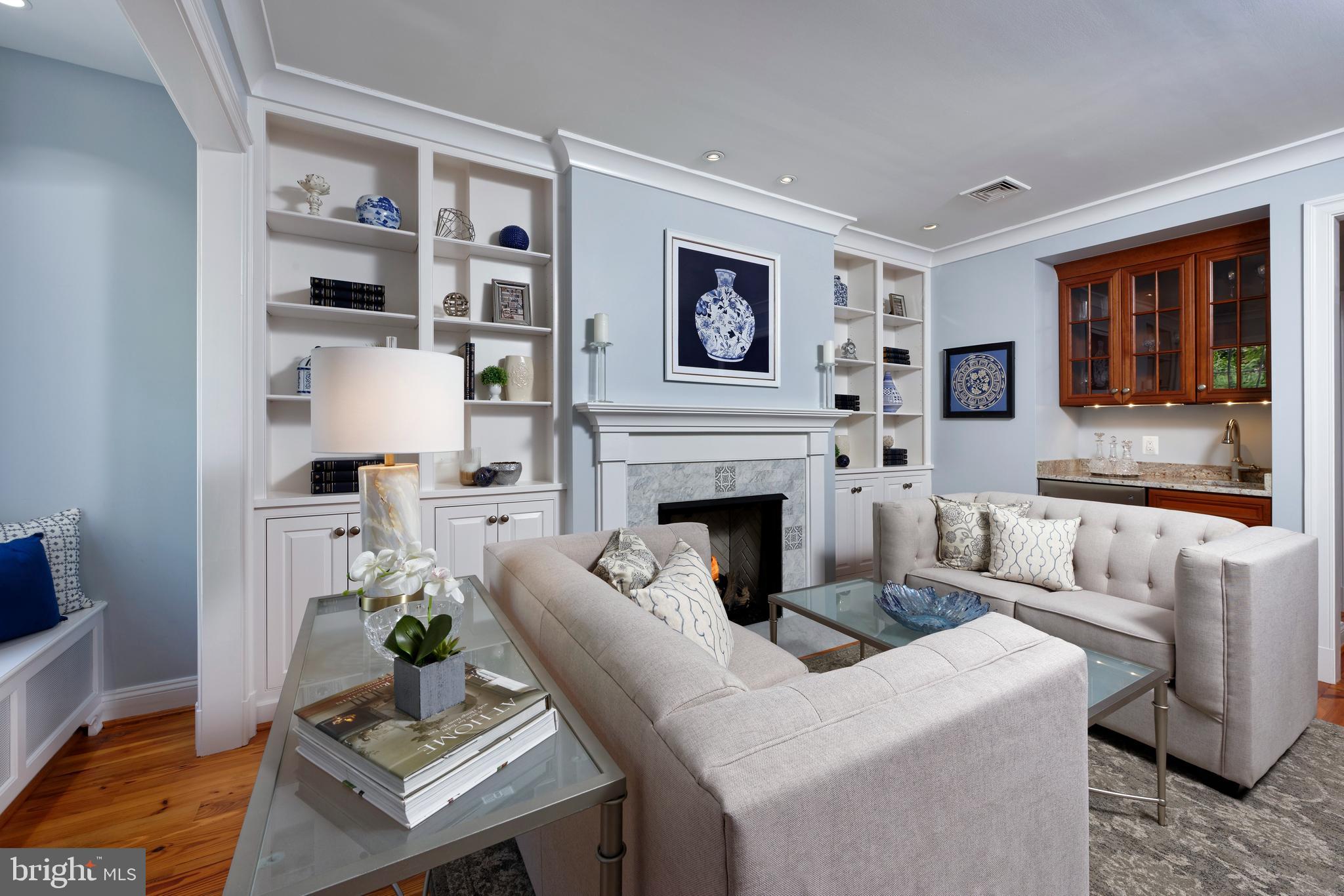 OLD TOWN ALEXANDRIA - Residential