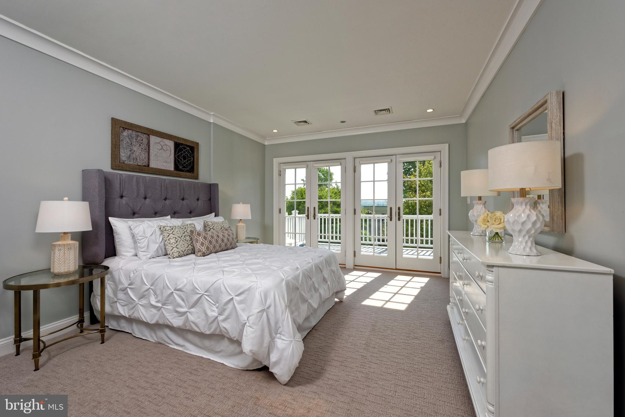 OLD TOWN ALEXANDRIA - Residential