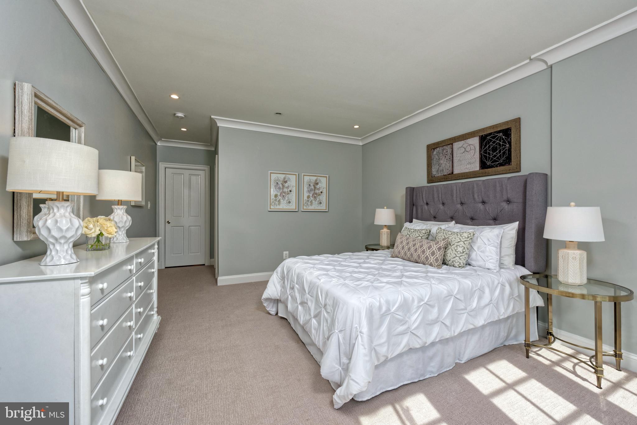 OLD TOWN ALEXANDRIA - Residential