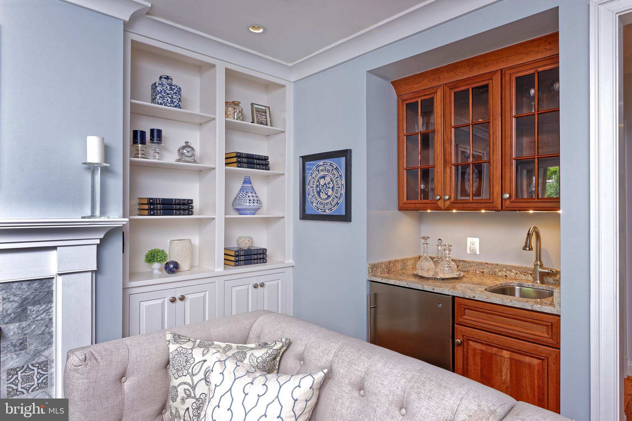 OLD TOWN ALEXANDRIA - Residential