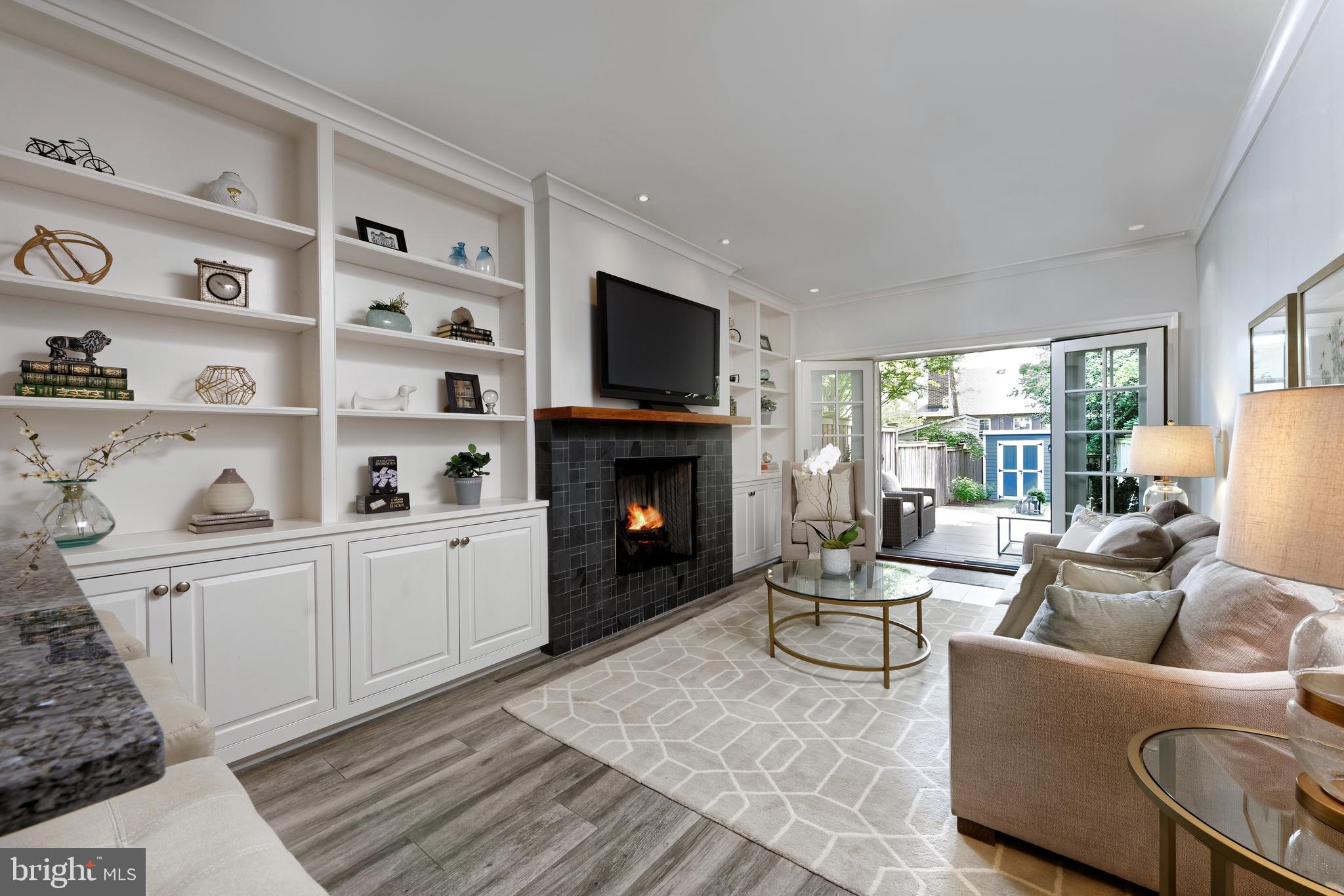 OLD TOWN ALEXANDRIA - Residential