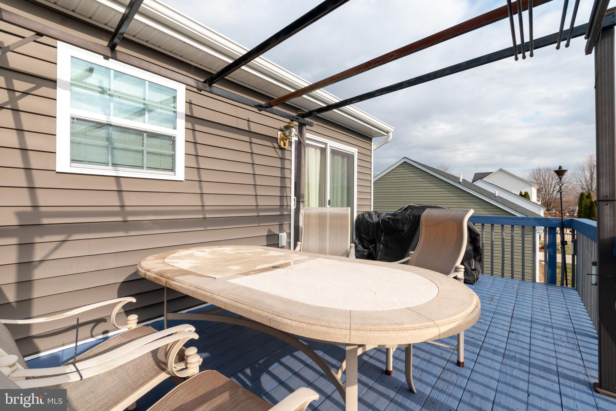 CRESTFIELD - Residential