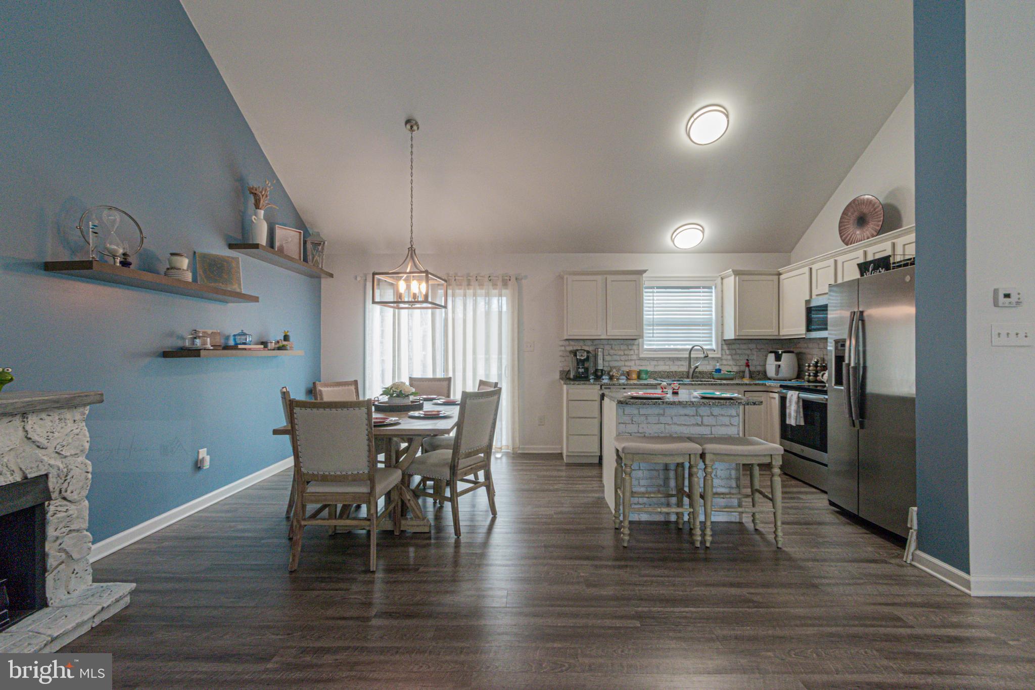 CRESTFIELD - Residential