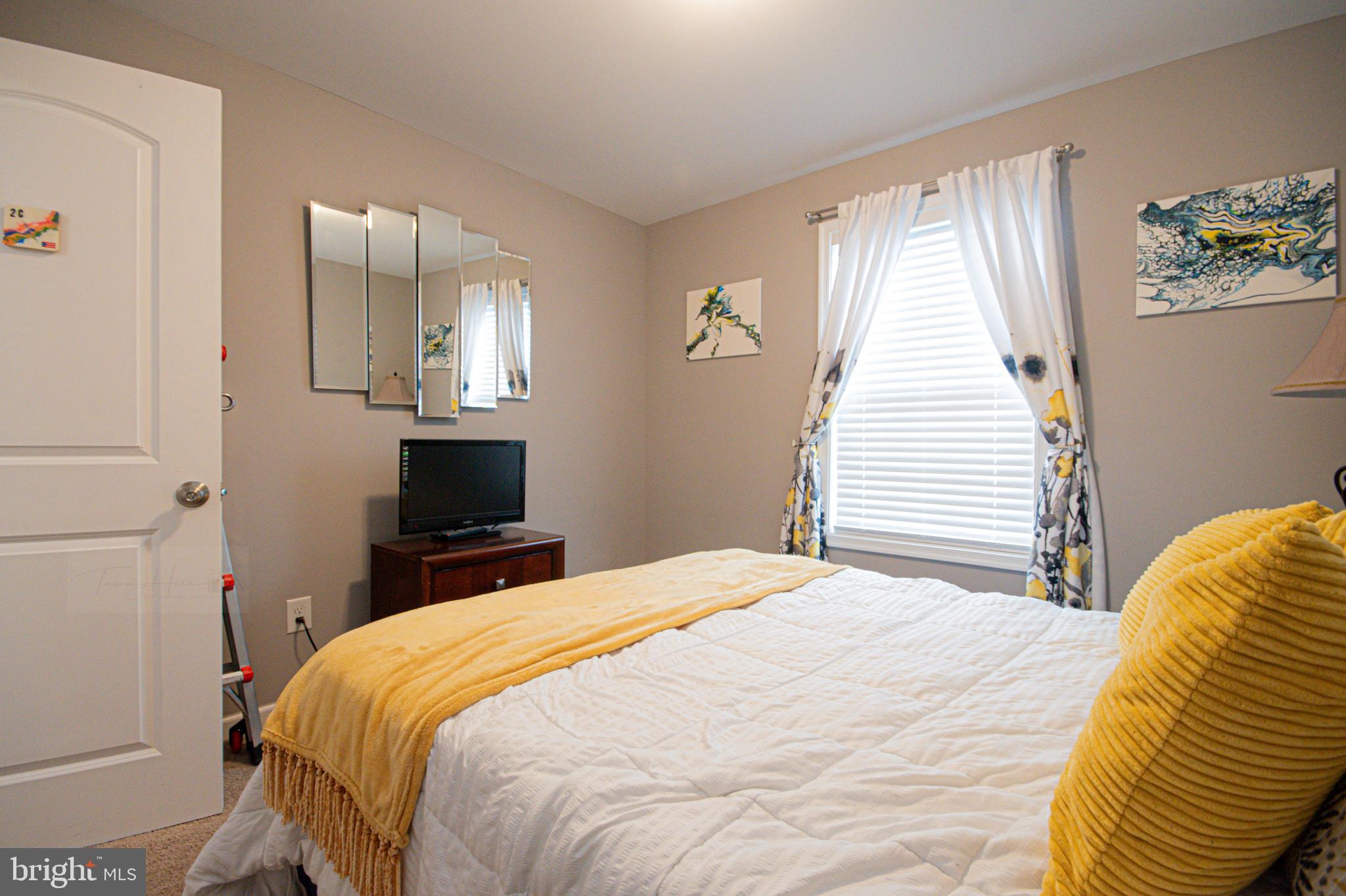 CRESTFIELD - Residential