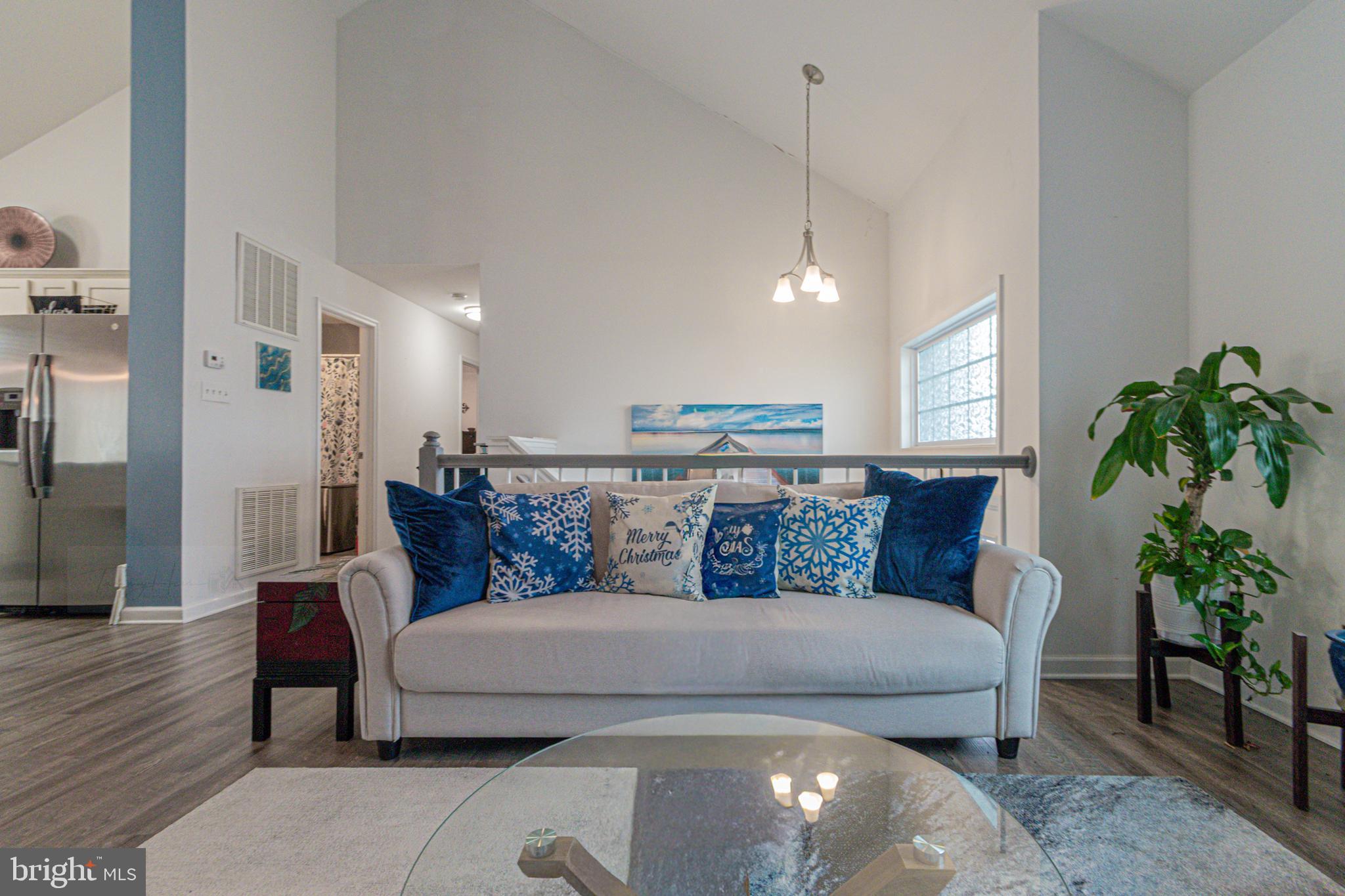 CRESTFIELD - Residential