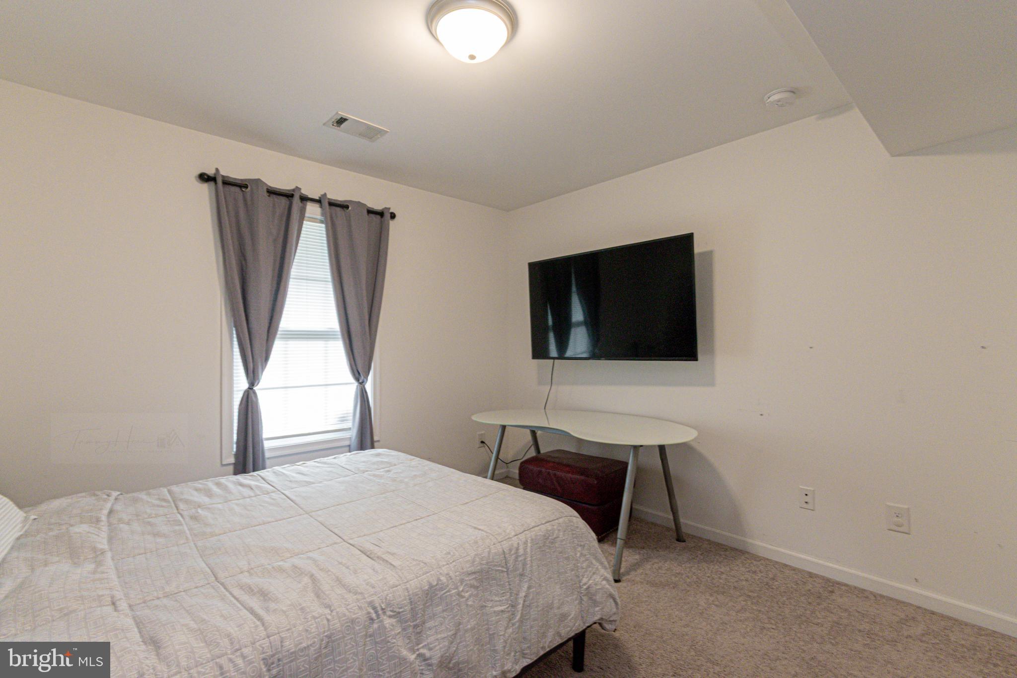 CRESTFIELD - Residential