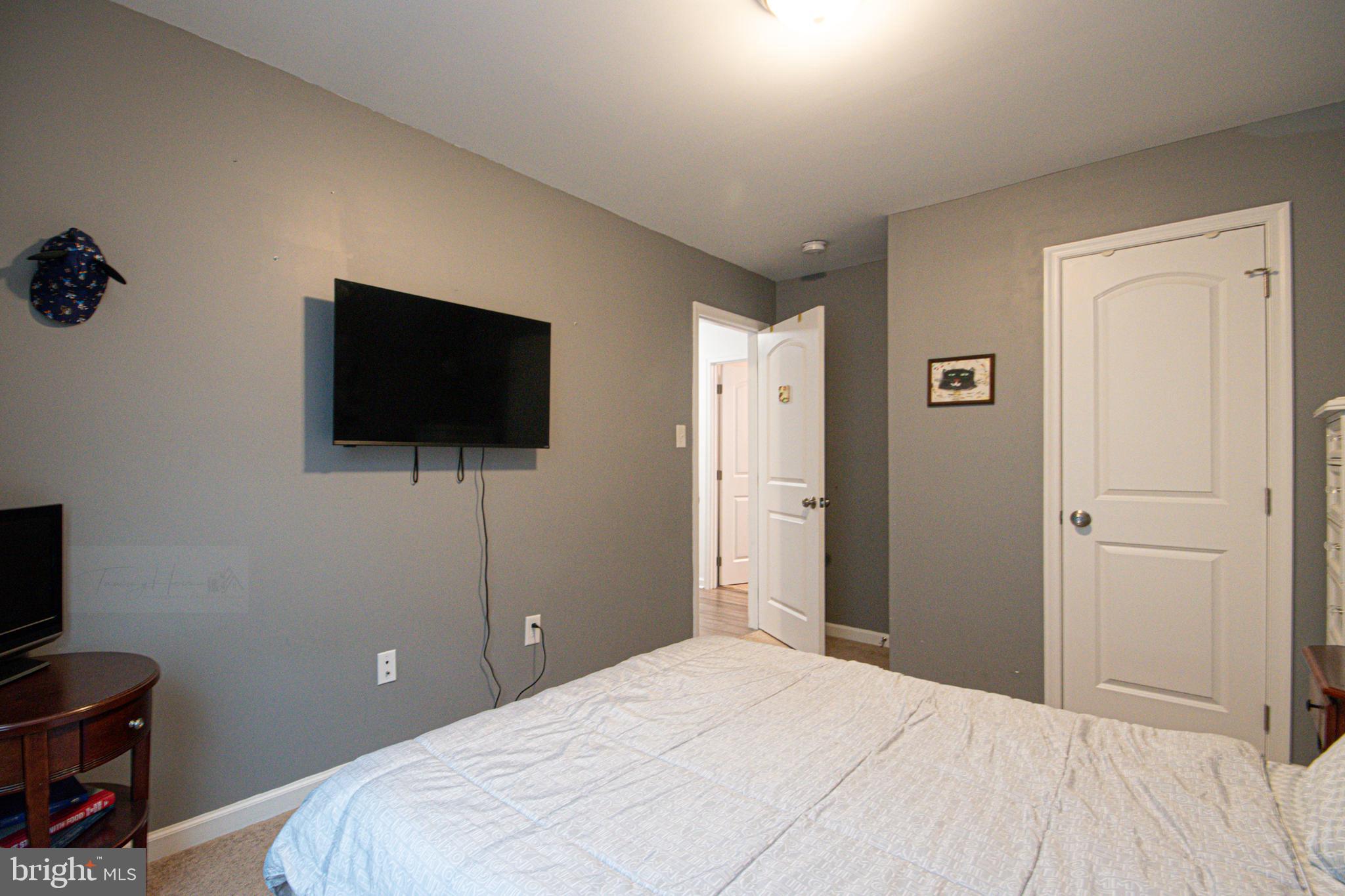 CRESTFIELD - Residential