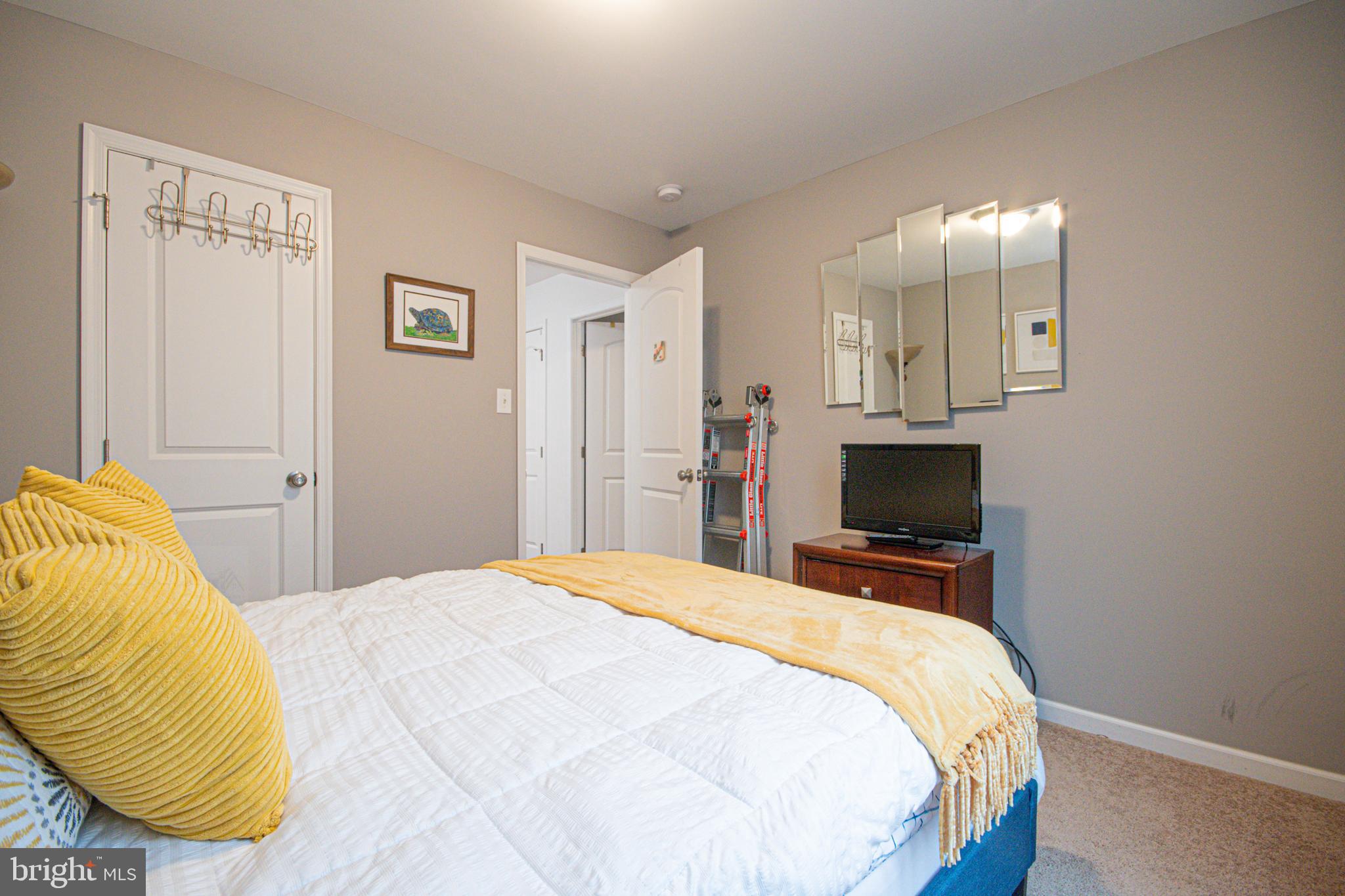 CRESTFIELD - Residential