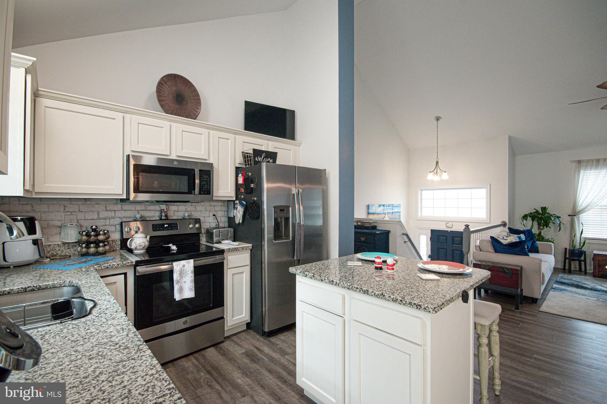 CRESTFIELD - Residential