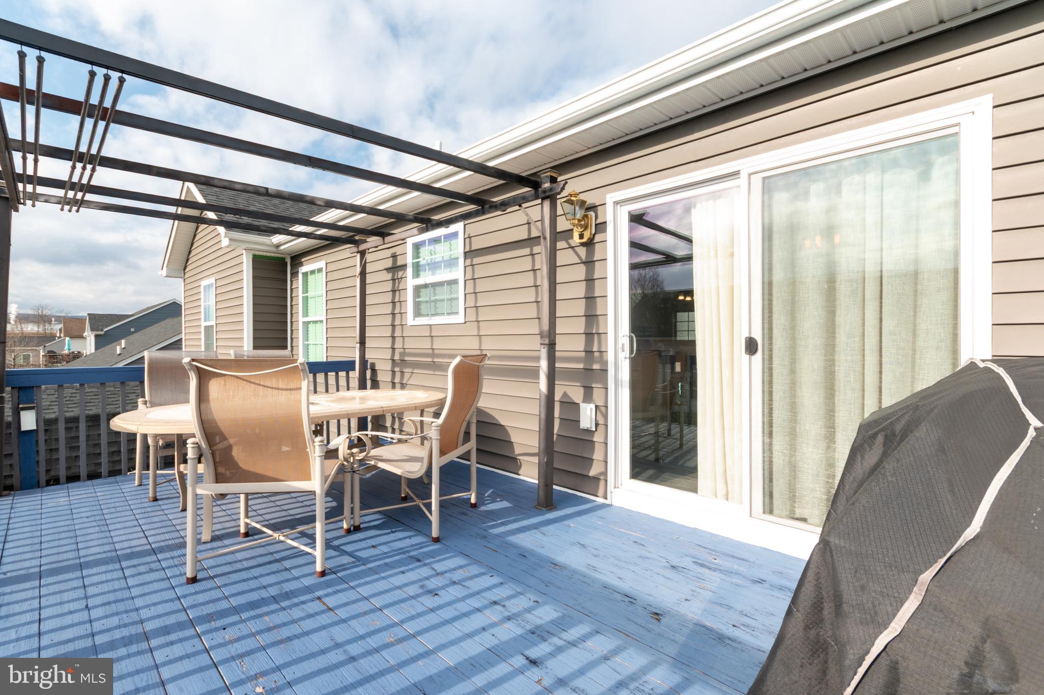 CRESTFIELD - Residential