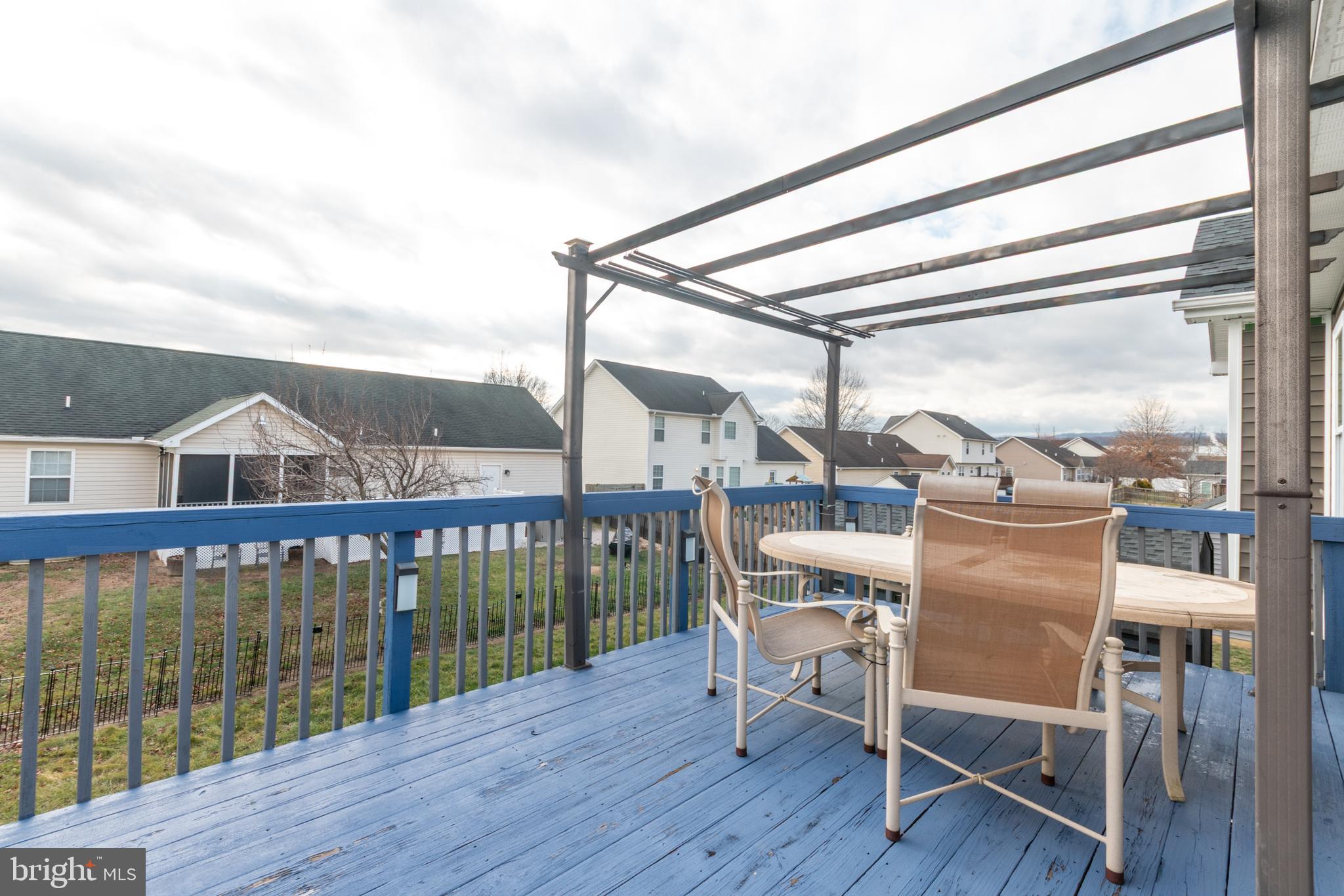 CRESTFIELD - Residential