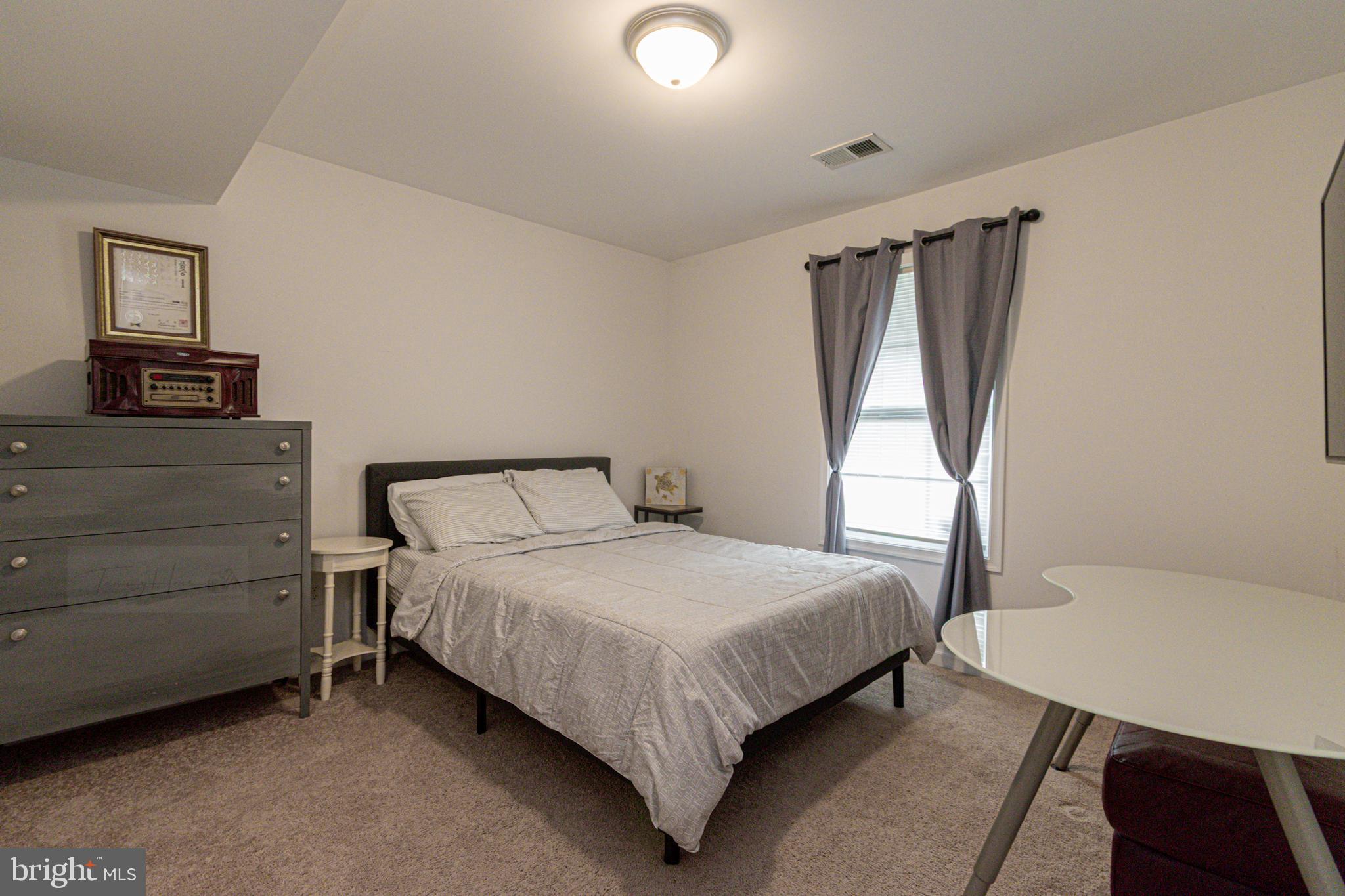 CRESTFIELD - Residential