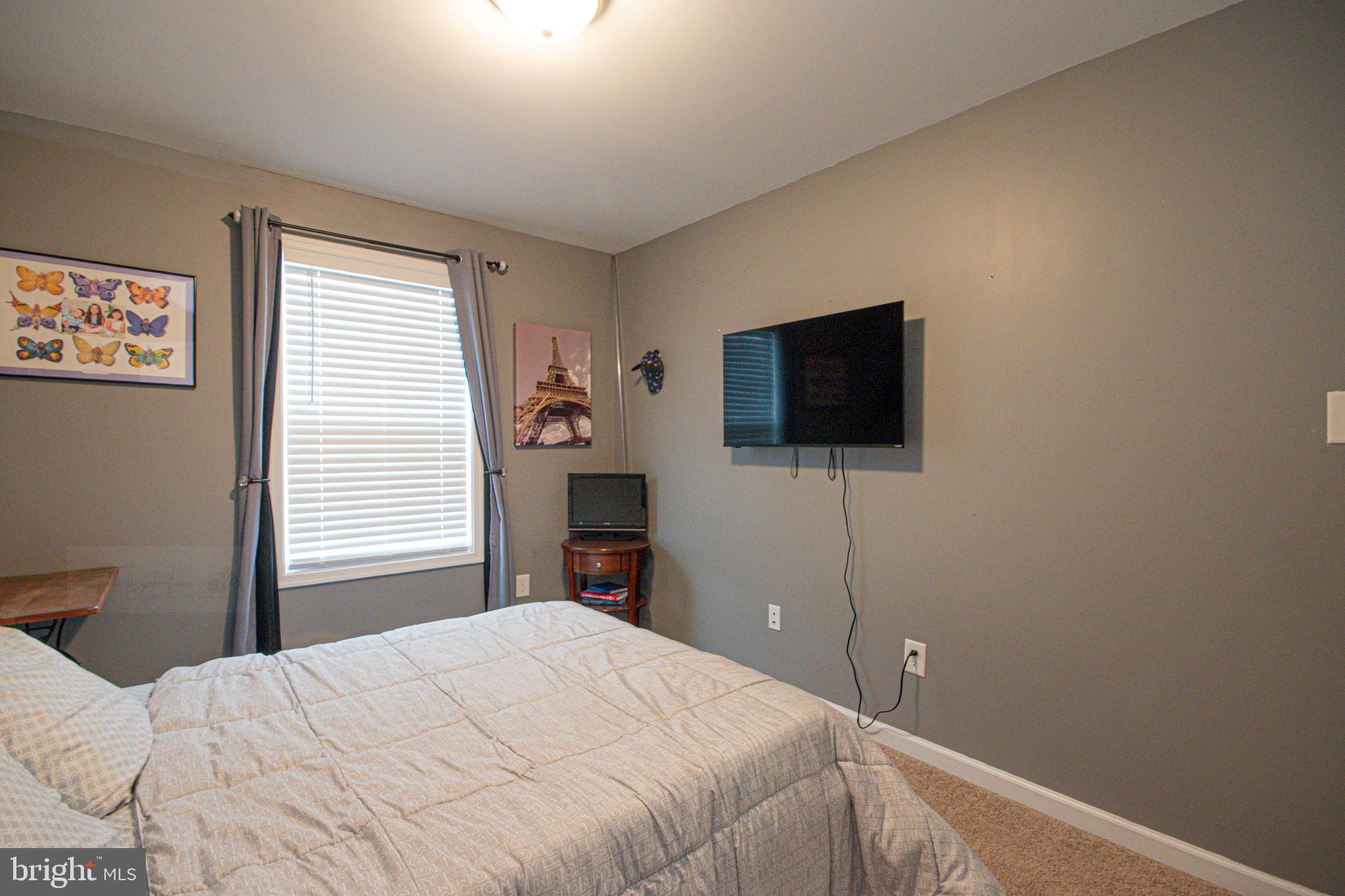 CRESTFIELD - Residential