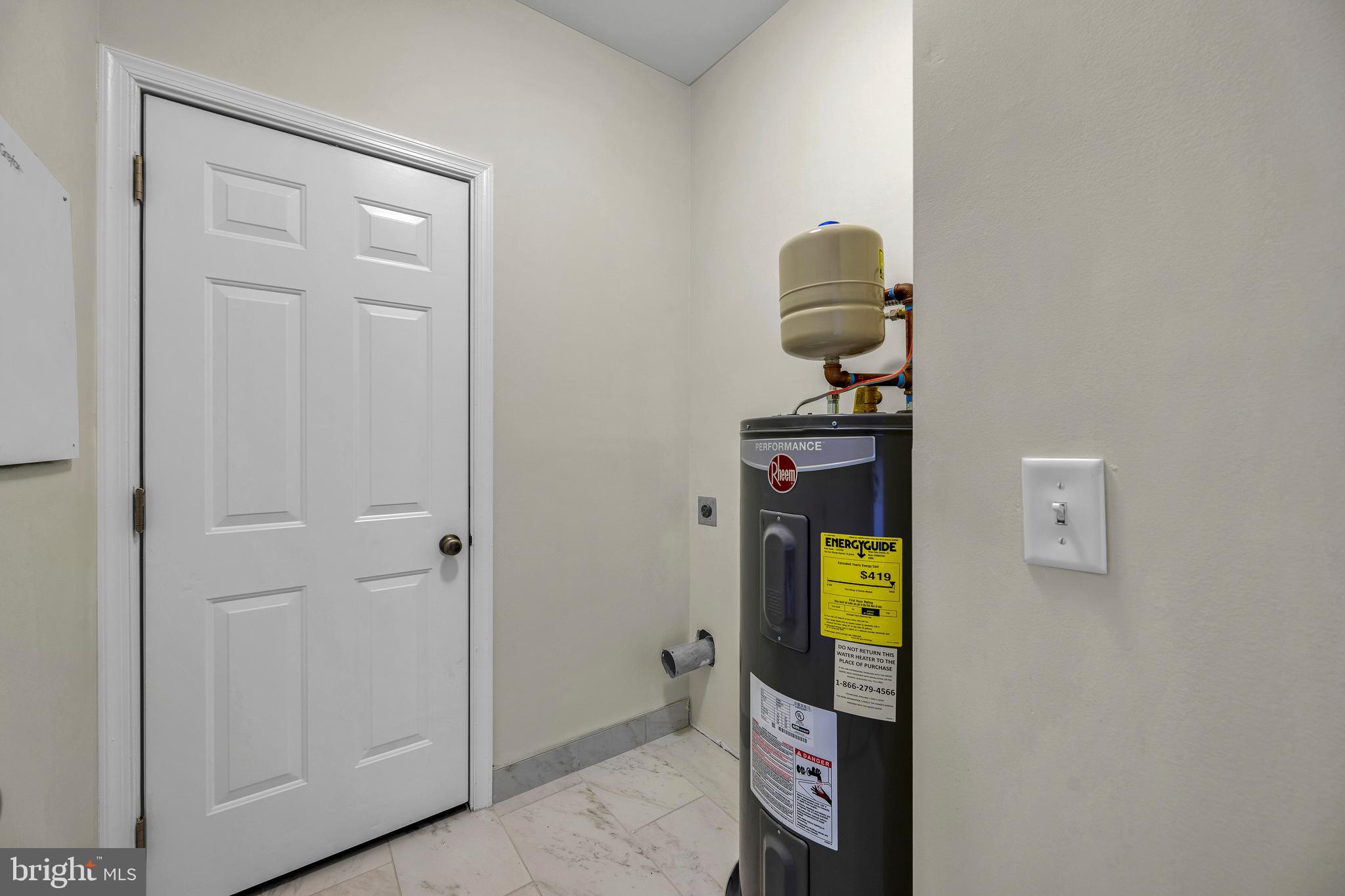 THE TIDES - Residential