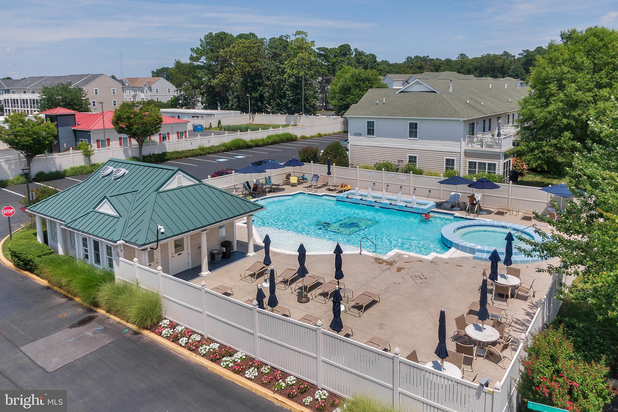 THE TIDES - Residential