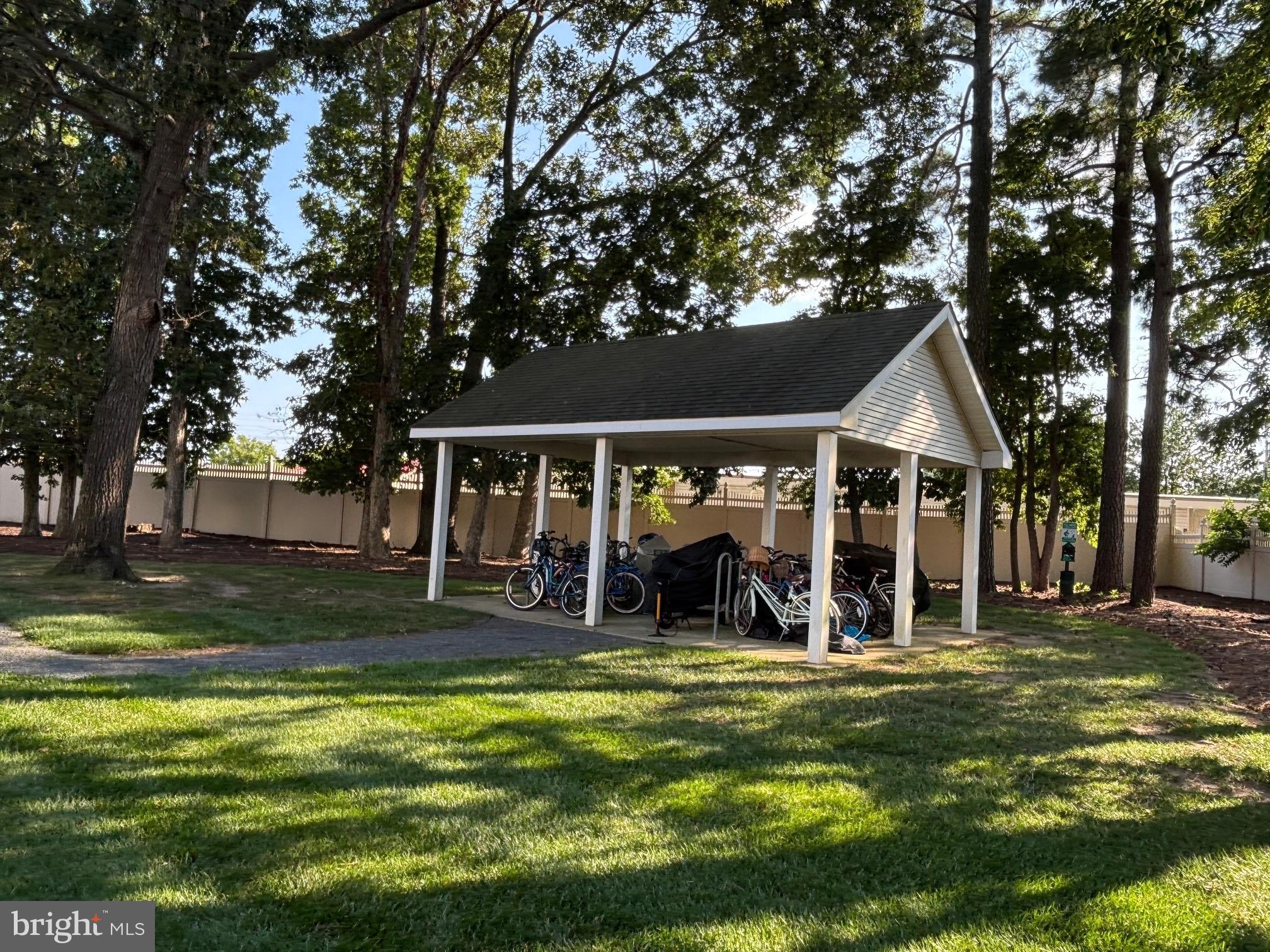 THE TIDES - Residential