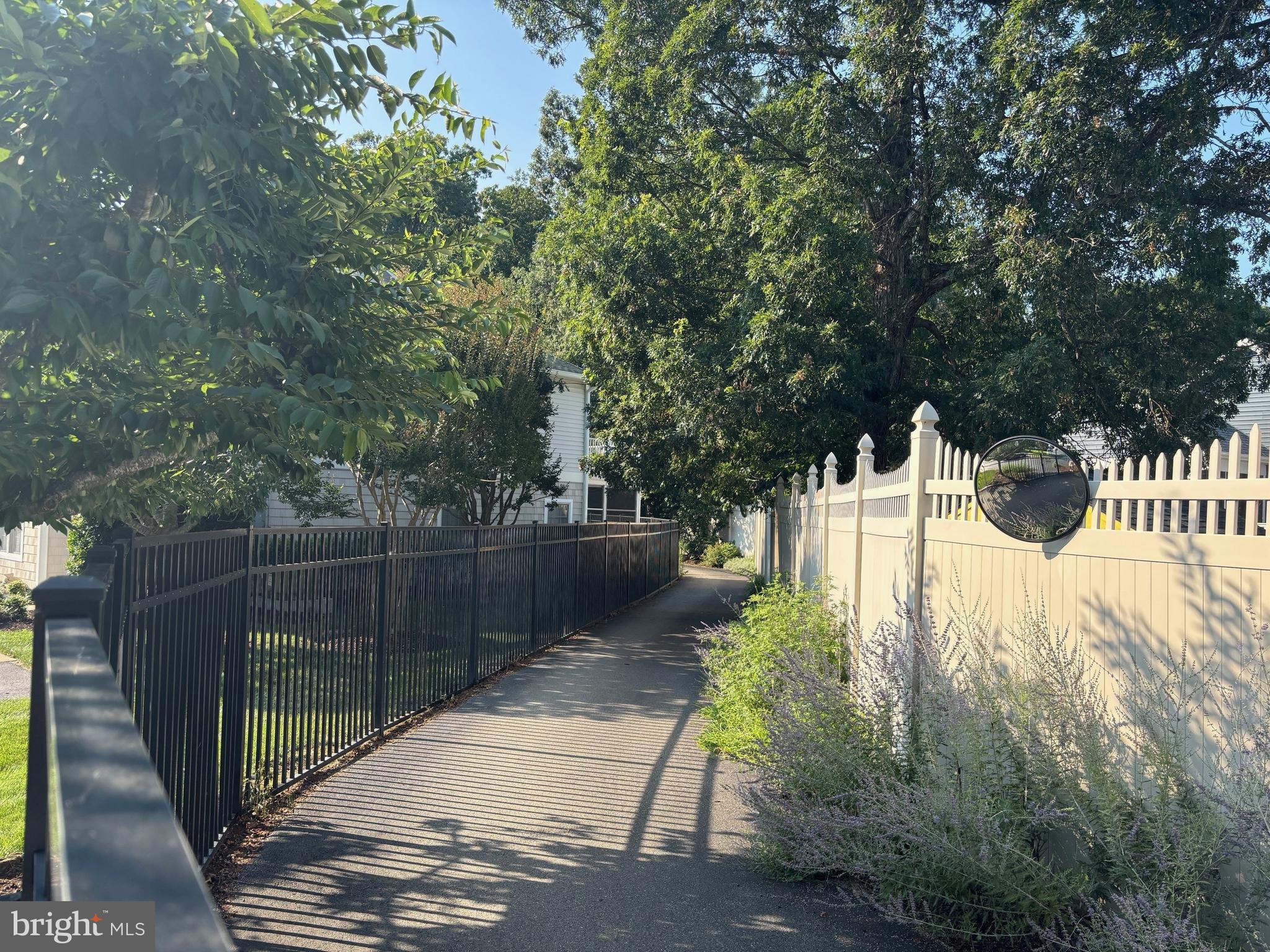 THE TIDES - Residential