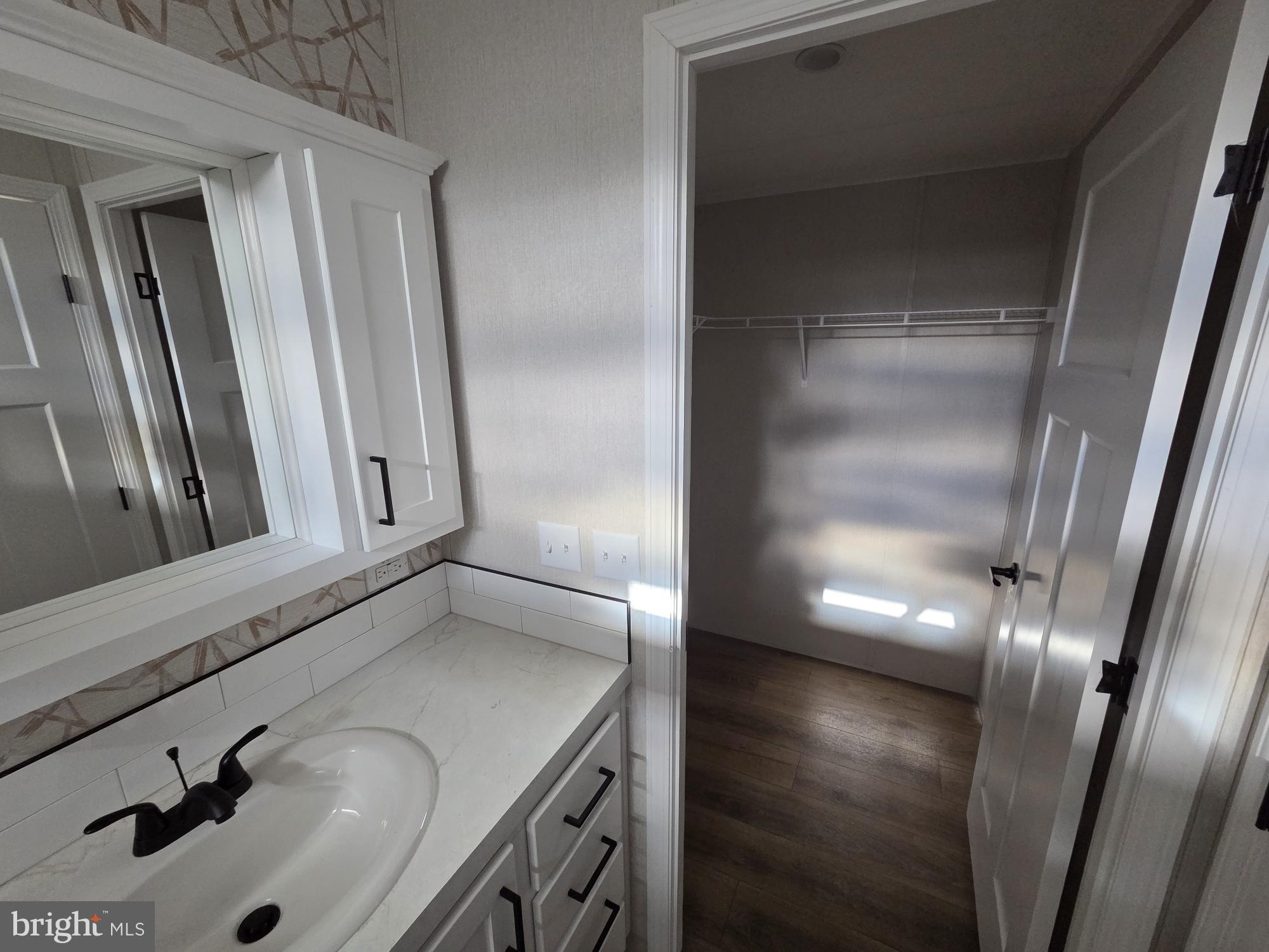 MELODYLAKESCNTRYCLUB - Residential