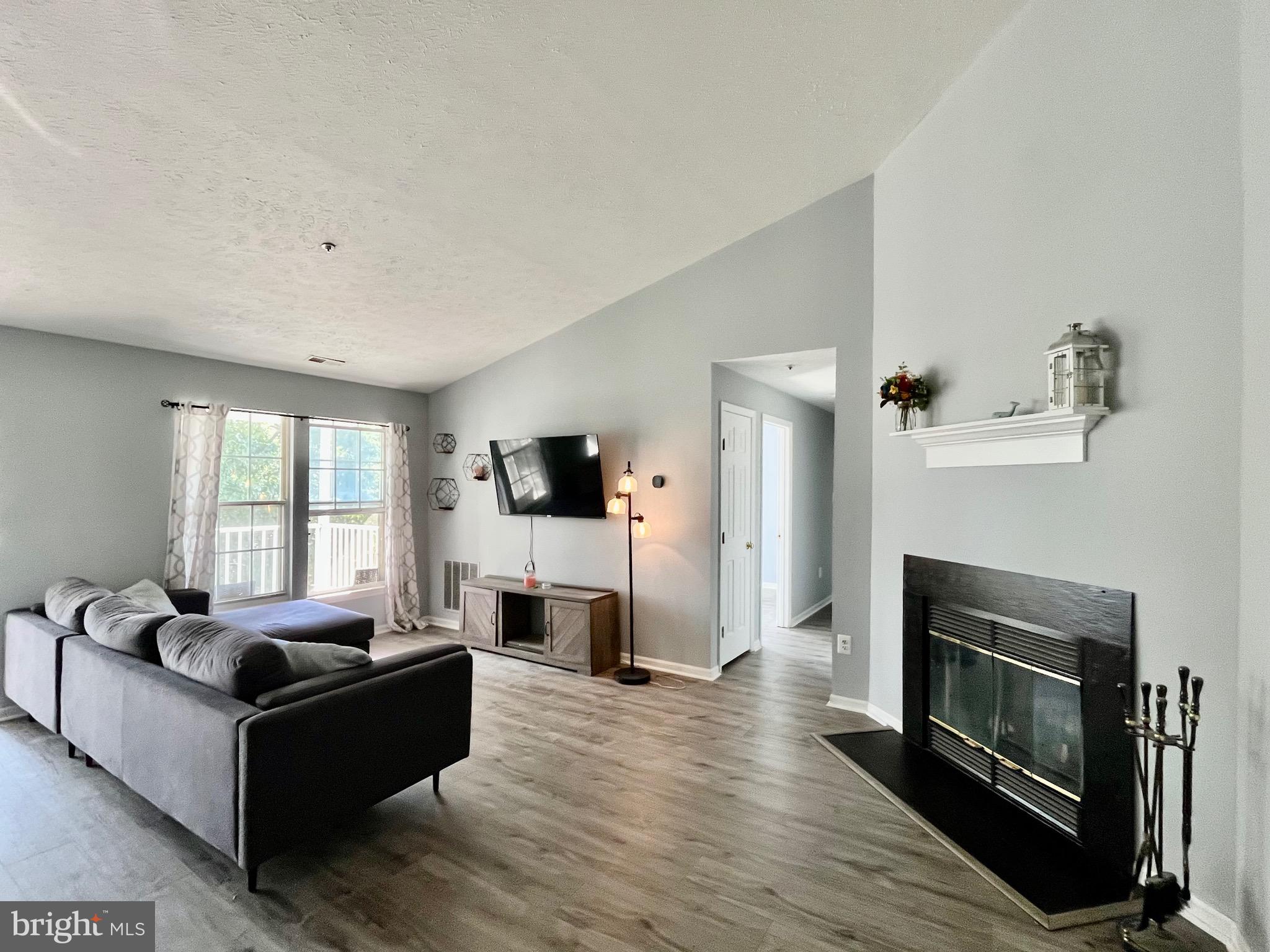 1401 SAGE LANE L 1401-L