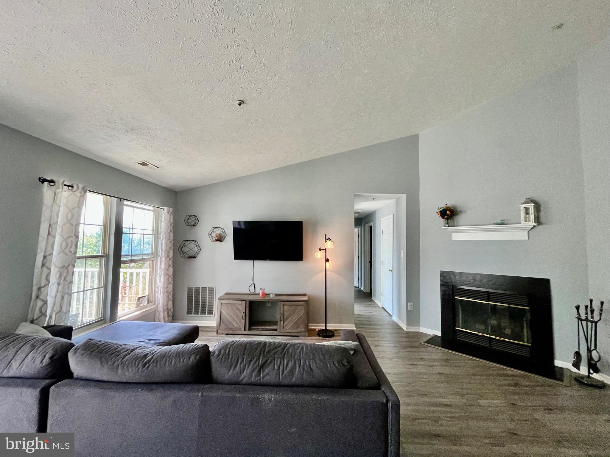 1401 SAGE LANE L 1401-L