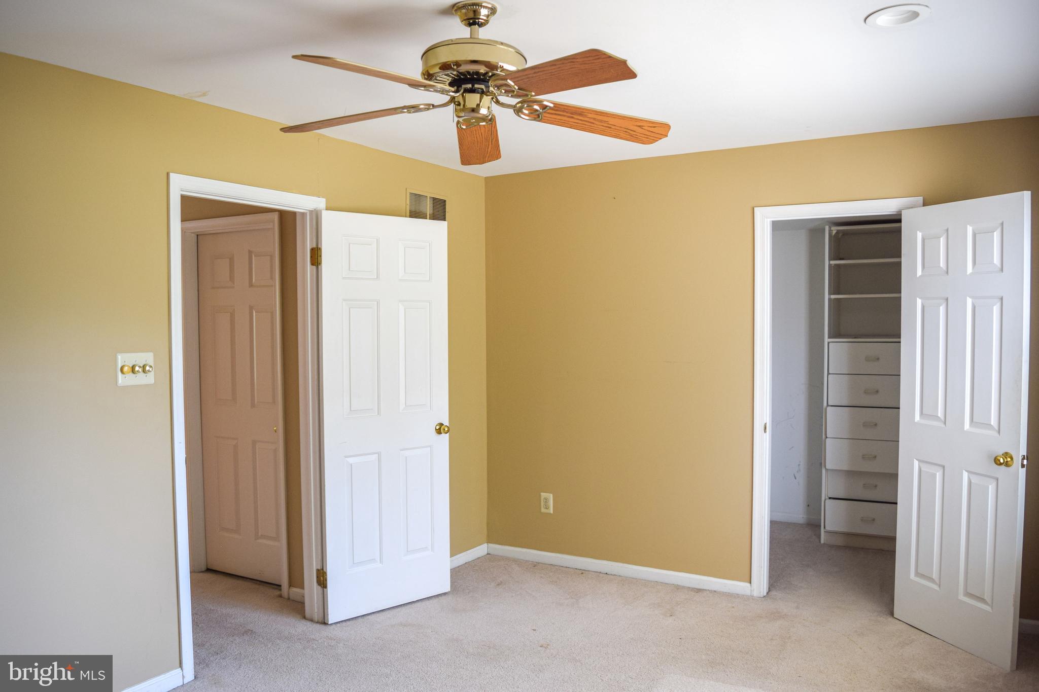 BLUE BELL WOODS - Residential