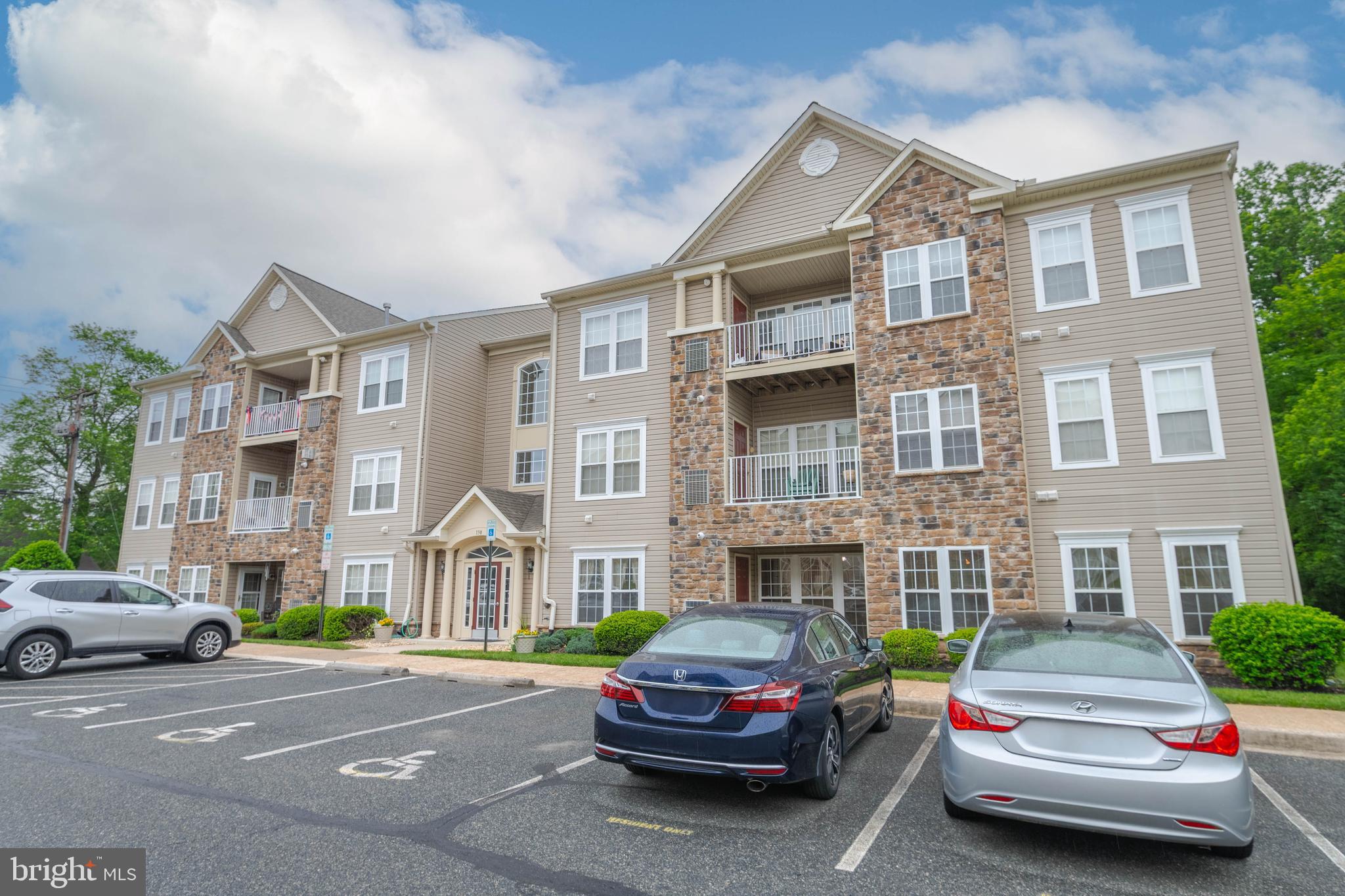 HEARTHSTONE AT VILLAGE SQUARE - Residential