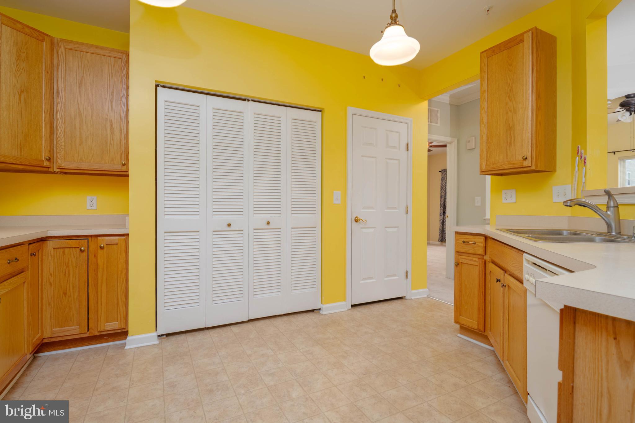 HEARTHSTONE AT VILLAGE SQUARE - Residential