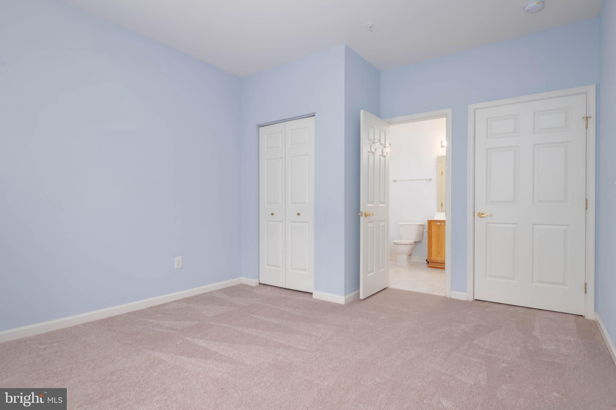HEARTHSTONE AT VILLAGE SQUARE - Residential