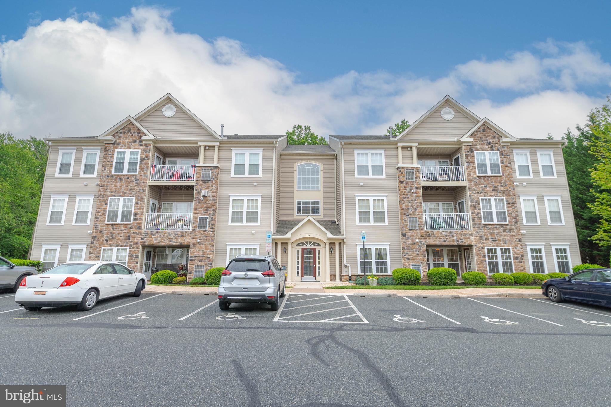 HEARTHSTONE AT VILLAGE SQUARE - Residential