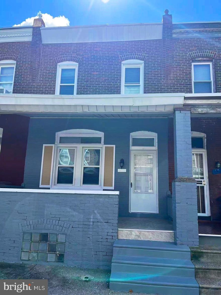 Come check out a Charming and cozy 2-bedroom and 1 bathroom house. The home features a custom eat-in kitchen. All floors throughout the property are tiled, except for the bathrooms. Easy to show! Make your appointment today!